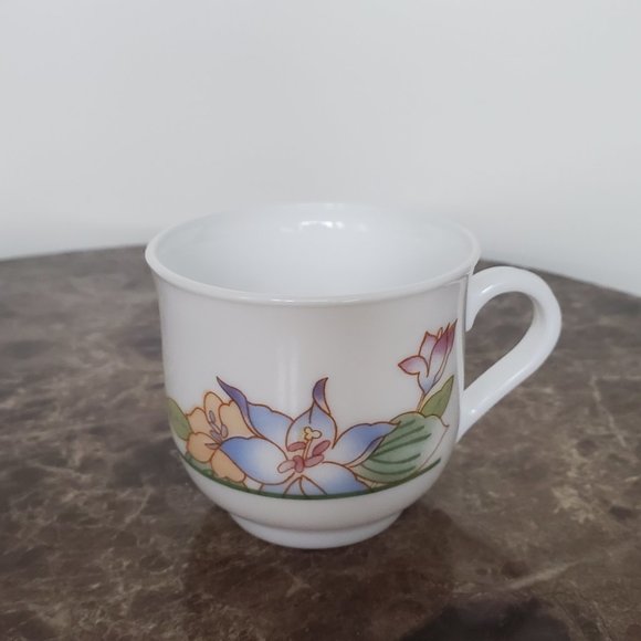 VINTAGE ARCOPAL FRANCE 4 sets Floral Teacup & Saucer Pastels Cottagecore Coastal - Picture 4 of 8